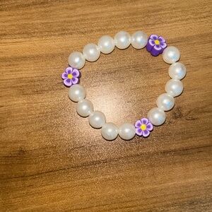 Pearl Bead Bracelet with Purple Flower Accents